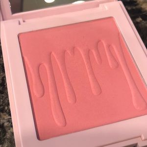 Kylie Cosmetics Makeup - Kylie Cosmetics Baddie on the Block blush. Kylie Cosmetics Makeup - Kylie Cosmetics Baddie on the Block blush.
